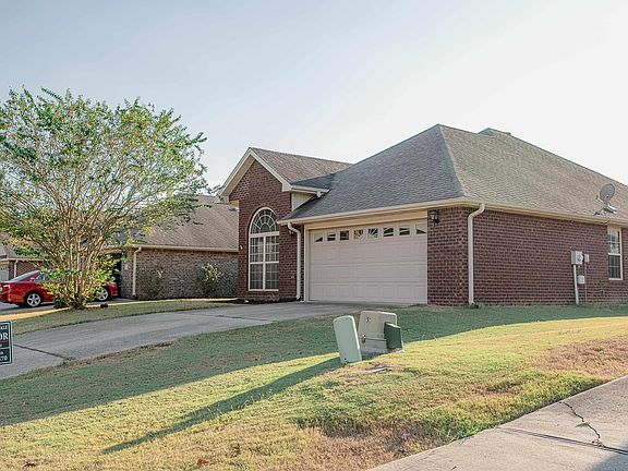 3rd image of 326 Ivy Hills Cir