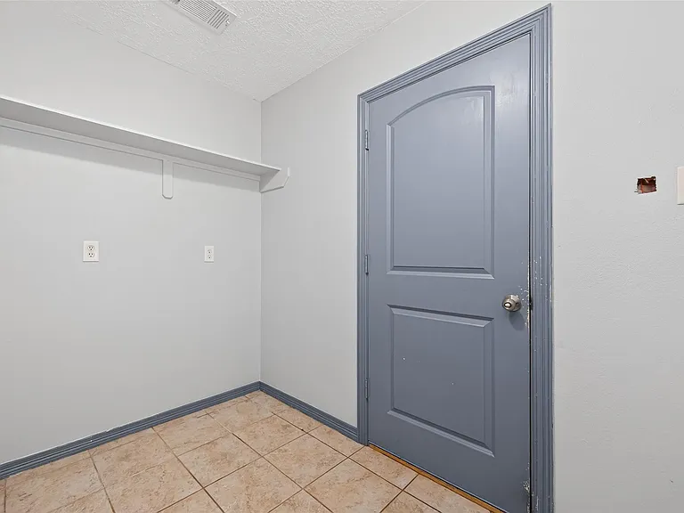 10542 Parkside Dr — Photo 20