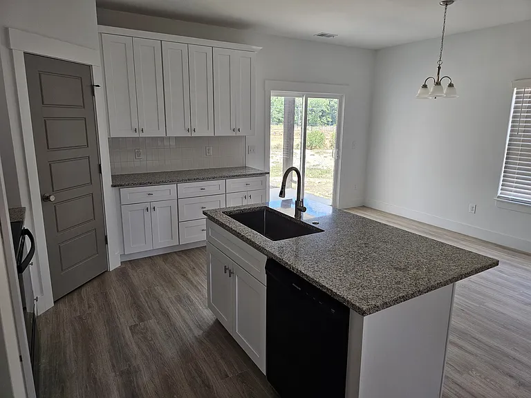 225 Essex Dr — Photo 3