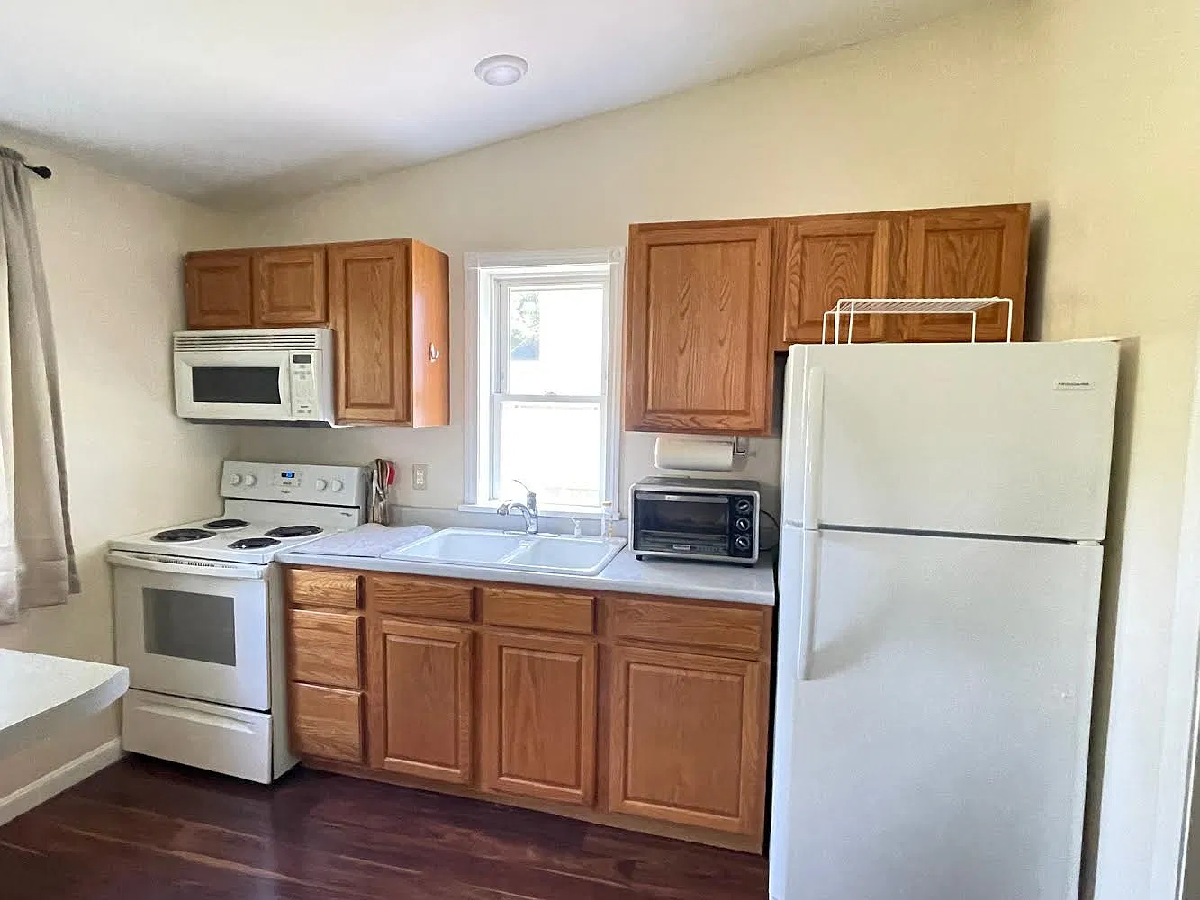 1 bed, 900 sqft, $1,550 — Photo 4