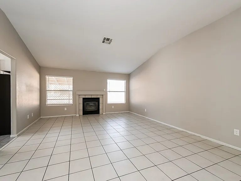 927 River Mountain Dr — Photo 3