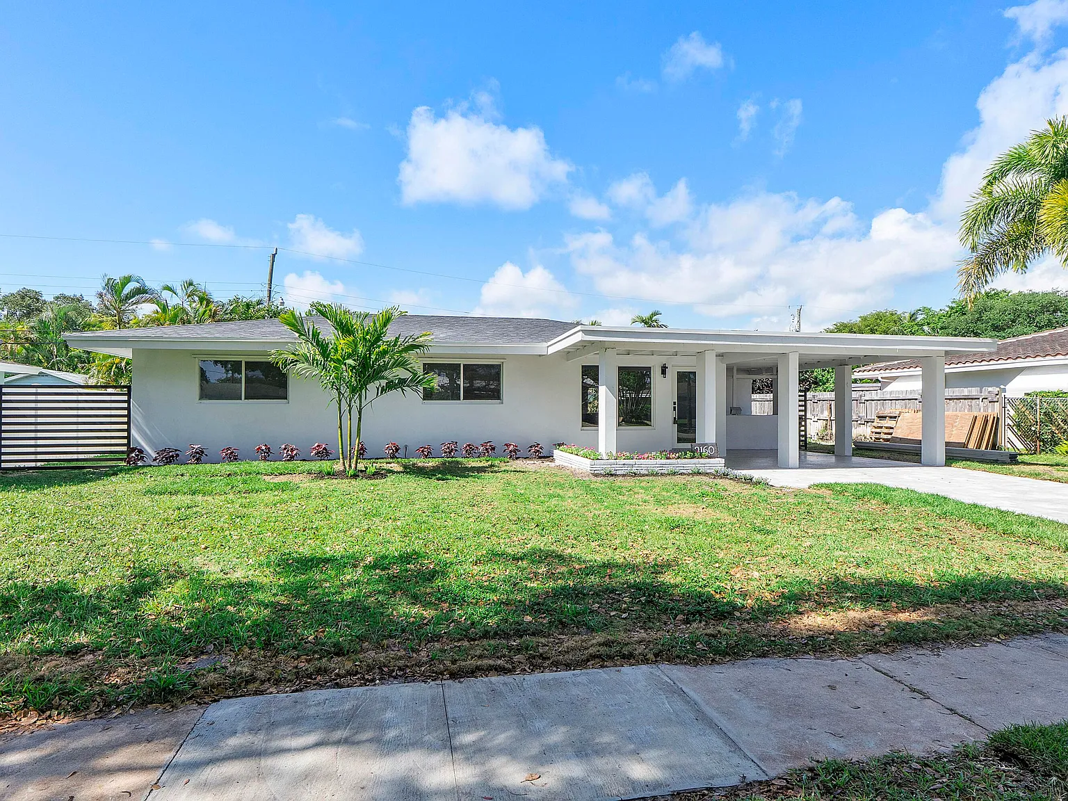 3 bed, 2.0 bath, 1282 sqft, $4,200 — Photo 3