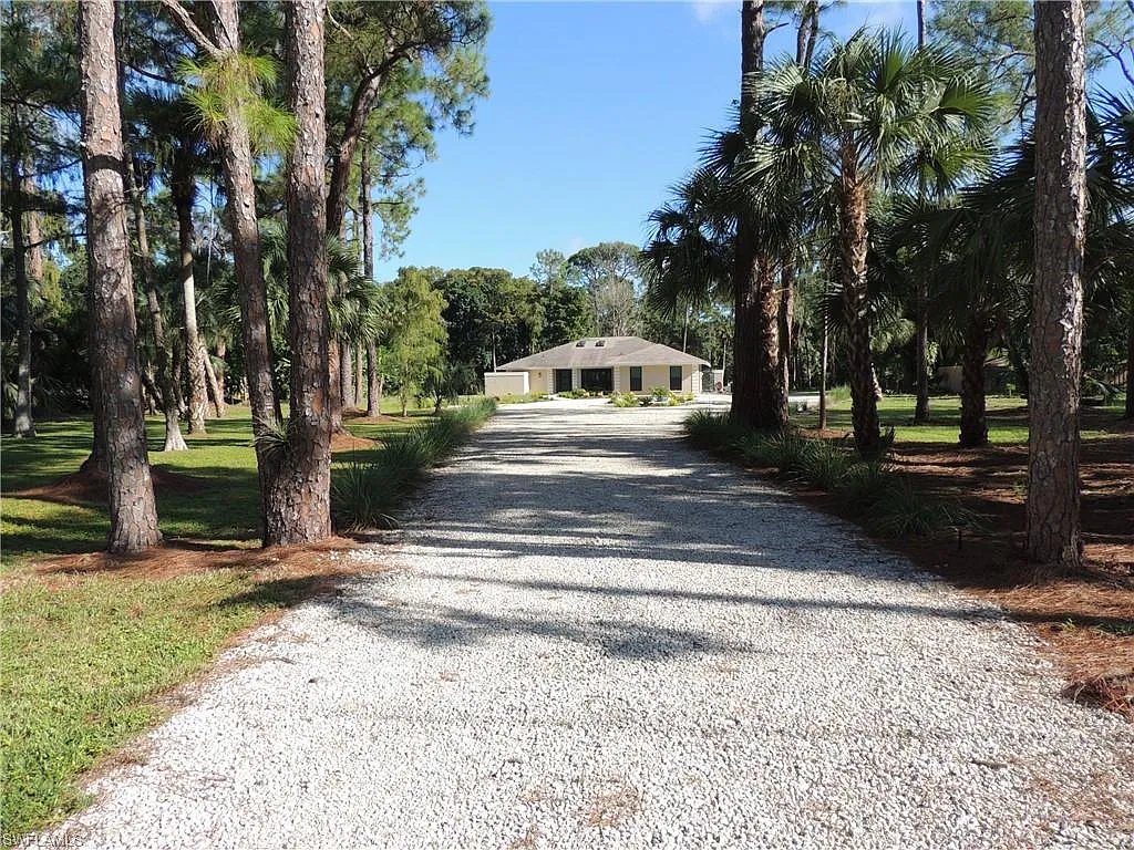 3 bed, 2.0 bath, 2600 sqft, $7,500 — Photo 2