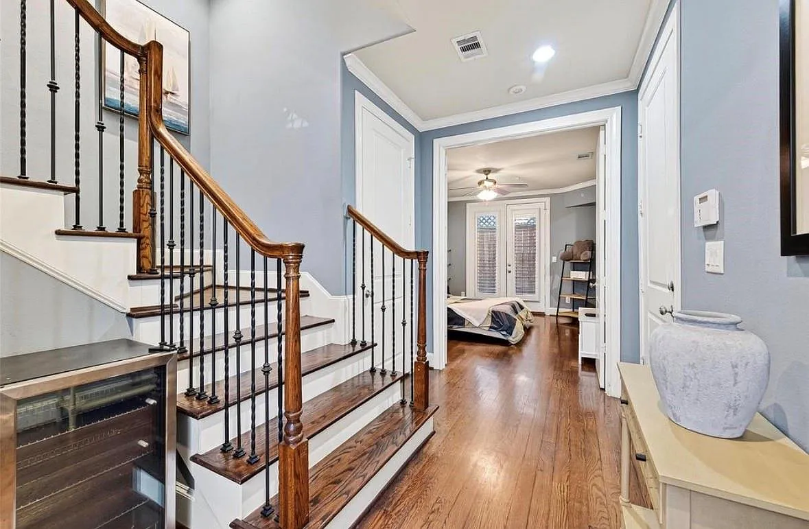 3 bed, 3.5 bath, 2802 sqft, $2,950 — Photo 3