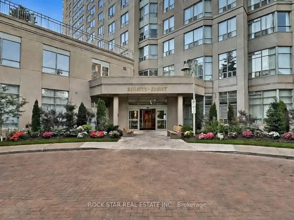 88 Corporate Dr #2702, Toronto, ON M1H 3G6