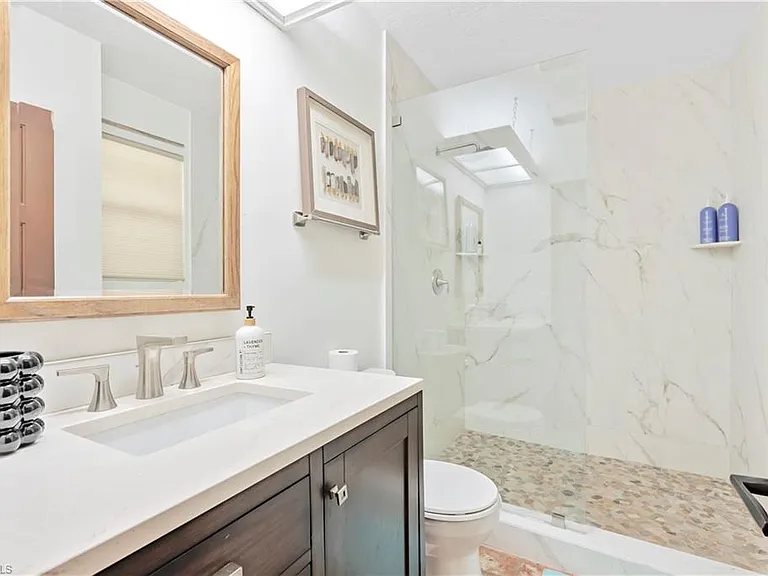 2125 Marina Dr — Photo 23