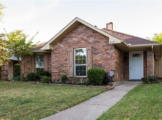 2121 Falcon Ridge Dr, Carrollton, TX 75010