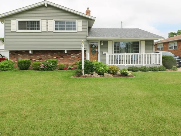 6085 Langer Dr, Brookpark, OH 44142