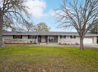 706 Cardinal Dr, Kerrville, TX 78028