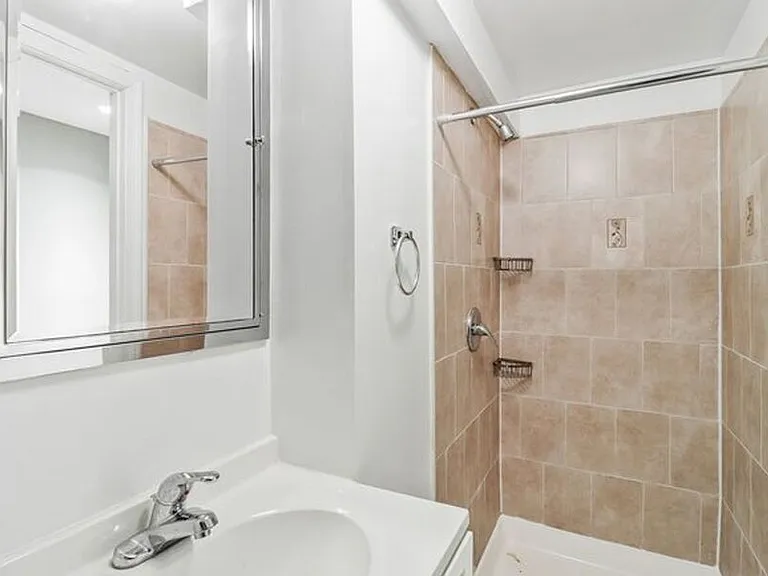 1358 Parkwood Pl NW — Photo 55