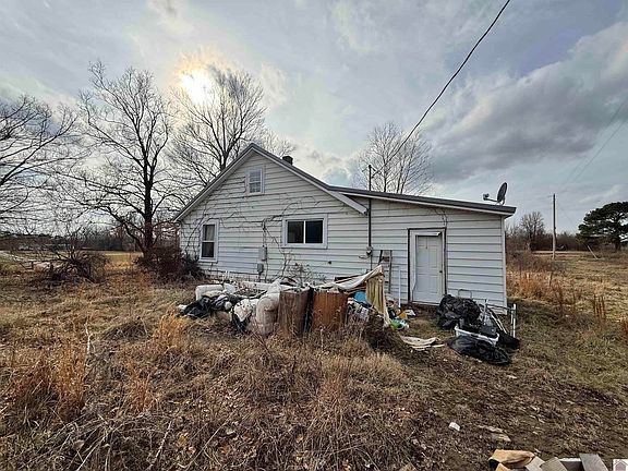 3rd image of 368 Gilbert Rd