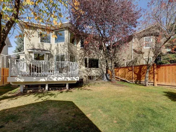 212 N Riverview Close SE, Calgary, AB T2C 4G7