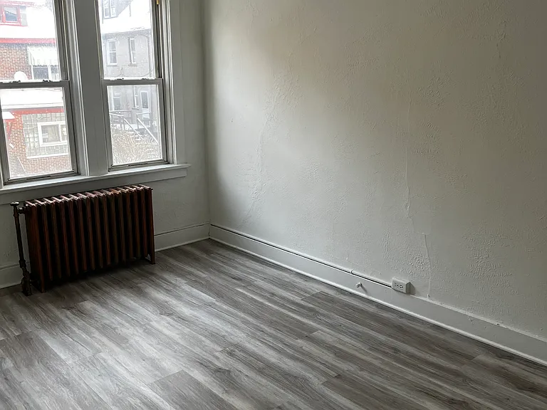 5810 Bryant St #2R — Photo 11