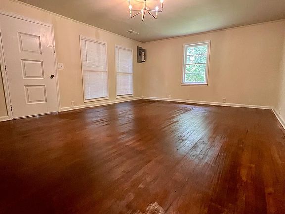 5th image of 2768 Nancy Dr