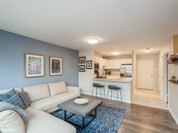 5th image of 211 E Ohio St APT 1805