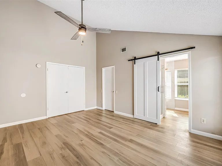 2602 Planters Row — Photo 18