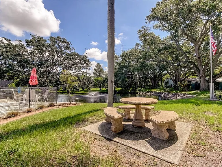 1008 Heron Ct — Photo 47