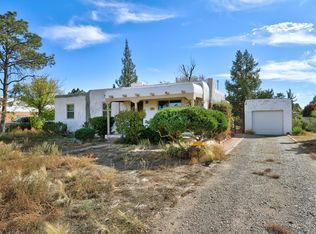 542 Mullen Rd NW, Los Ranchos De Albuquerque, NM 87107