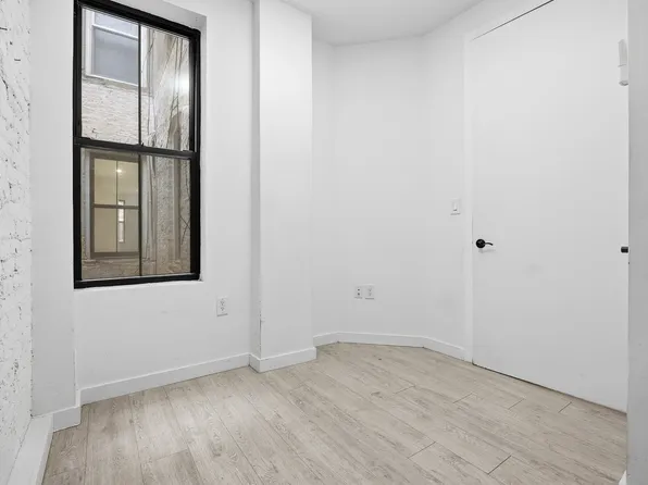 1821 Putnam Avenue image 8 of 15