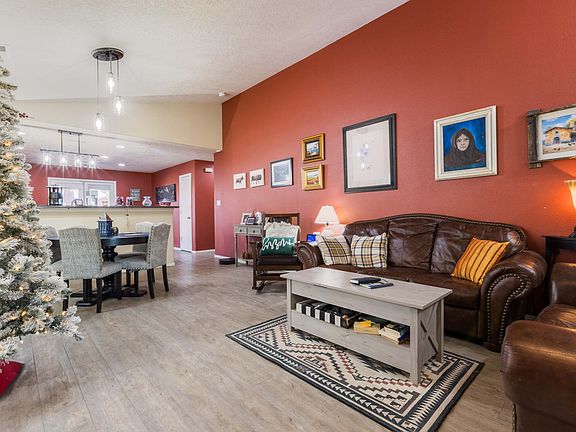 5th image of 1821 Gallinas Rd NE