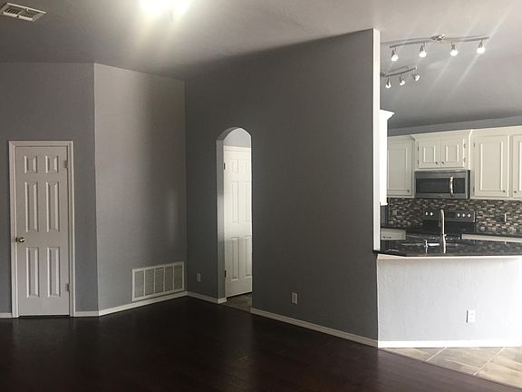 5th image of 12605 Springwood Dr