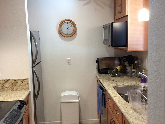 5th image of 4645 Mississippi St Unit 2