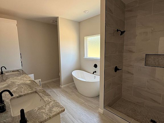 3rd image of 531 Madeleine Cir