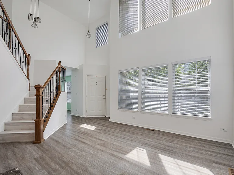 54 Egg Harbour Ct — Photo 8