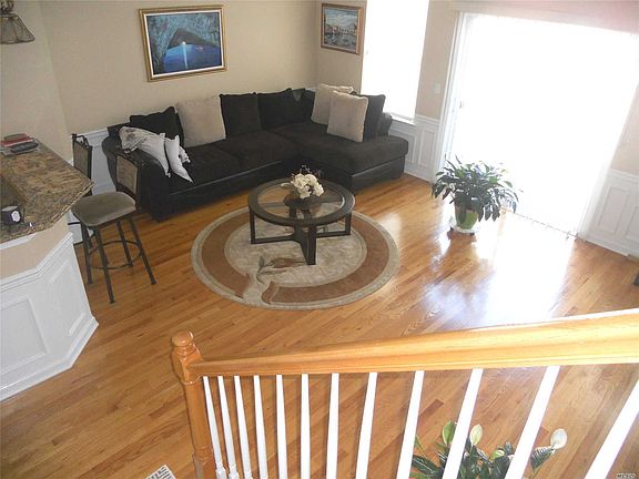 5th image of 135 Somerset Dr