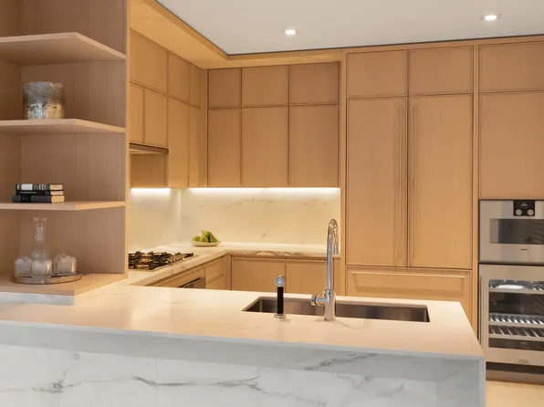 138 East 50th Street image 24 of 26