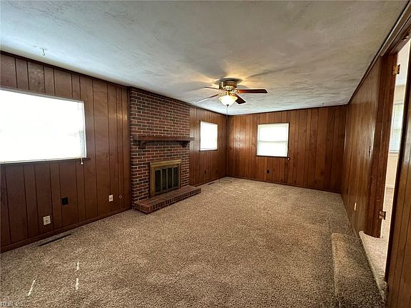 2nd image of 4717 Mallard Cres