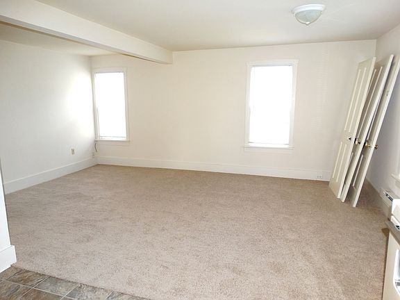 Living/Dining Areas