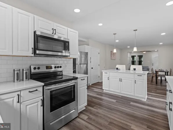 20 Melrose Ave, Lansdowne, PA 19050