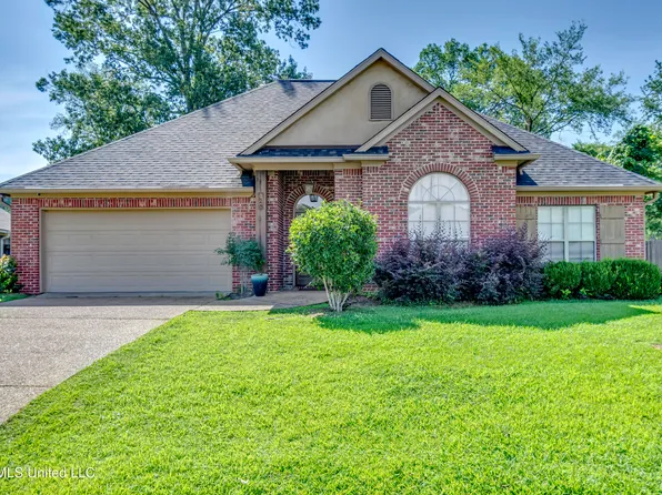 126 W Pinebrook Dr, Brandon, MS 39047