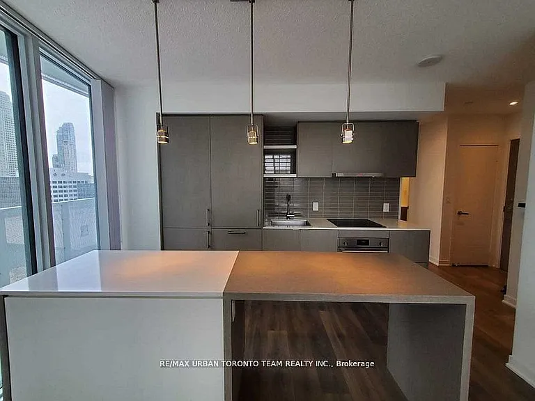 100 Harbour St #2402 — Photo 9