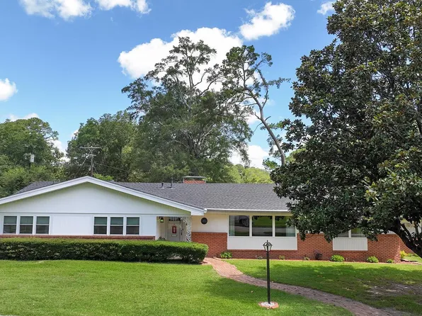 1302 Canadian St, Texarkana, TX 75503