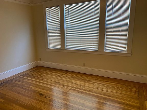 4th image of 2900 Franklin St APT 3