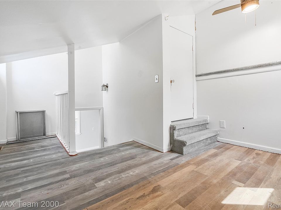 19615 Eastwood Dr, photo 17