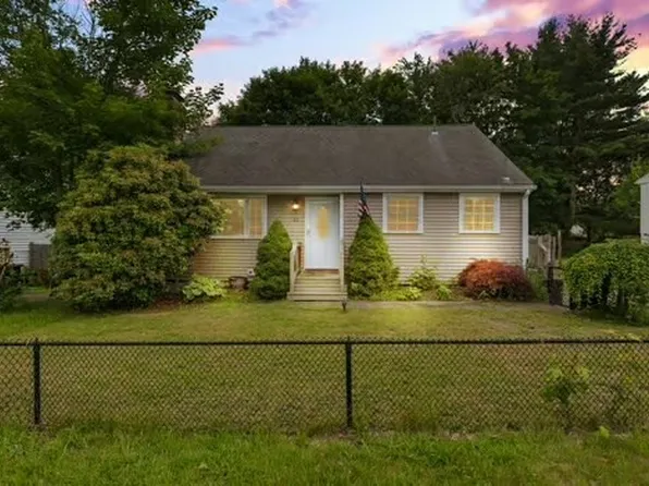 15 Pratt St, Brockton, MA 02302