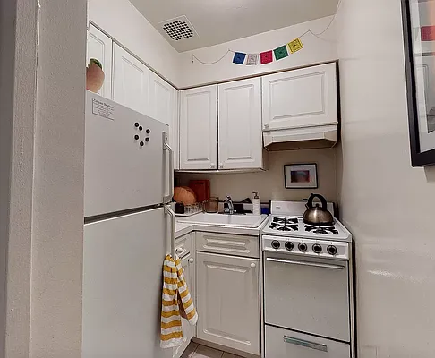 Rented by Bond New York | media 6