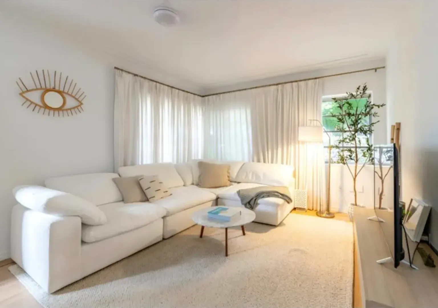 1 bed, 705 sqft, $2,950 — Photo 2