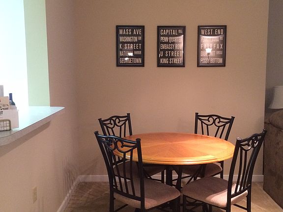 3rd image of 1331 S Eads St APT 207