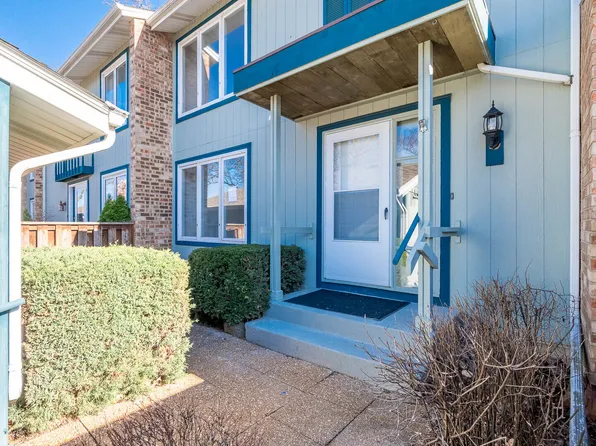 245 Driftwood Ln, Bloomingdale, IL 60108