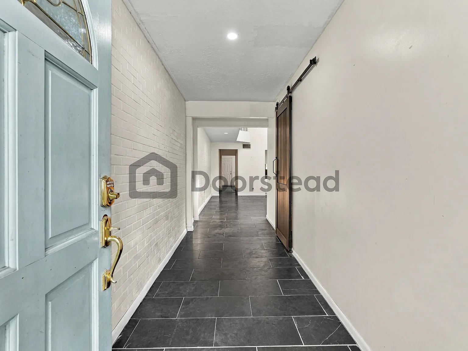 2 bed, 1.5 bath, 1702 sqft, $2,300 — Photo 3