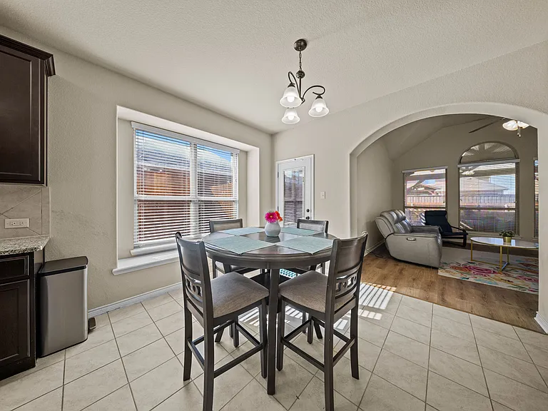 115 Parkwood Dr — Photo 11