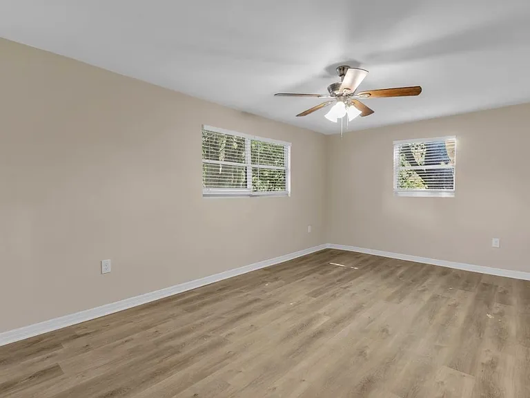 4464 Melvin Cir E — Photo 3