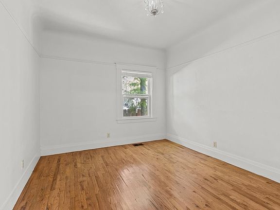 5th image of 607 T St