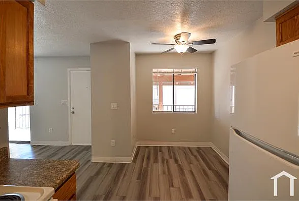 2 bed, 849 sqft, $1,190 — Photo 4