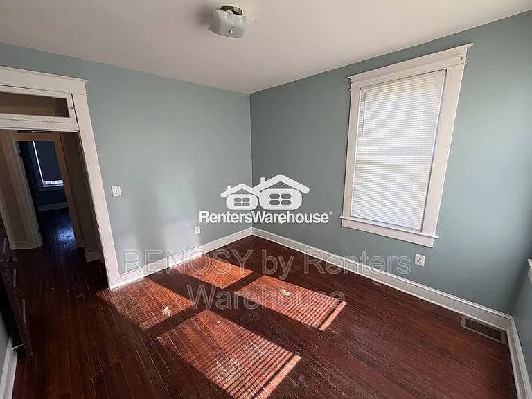 400 Lyndhurst St — Photo 10