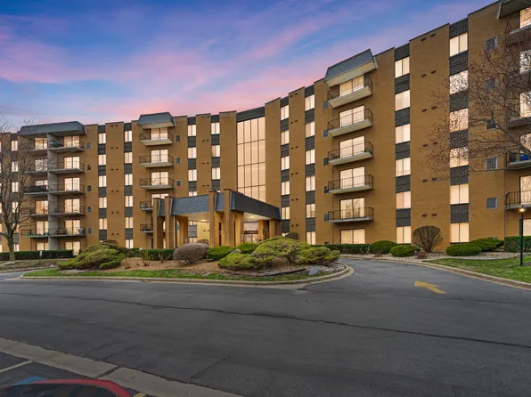 700 N Bruce Ln APT 312, Glenwood, IL 60425